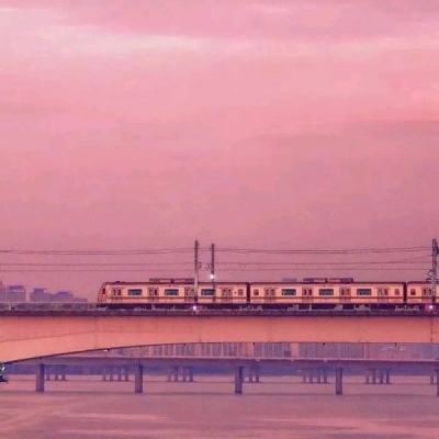 “我们住进了安全舒适的新家”